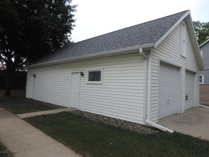 223 E Rose St, Owatonna, MN 55060