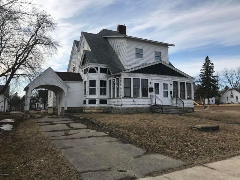 100 S Washington Ave, Spring Valley, MN 55975