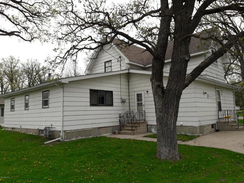207 1st St SE, Rose Creek, MN 55970