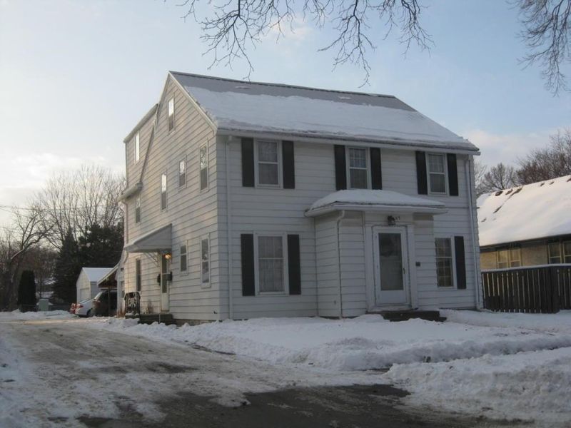 117 12th Ave NW, Rochester, MN 55901