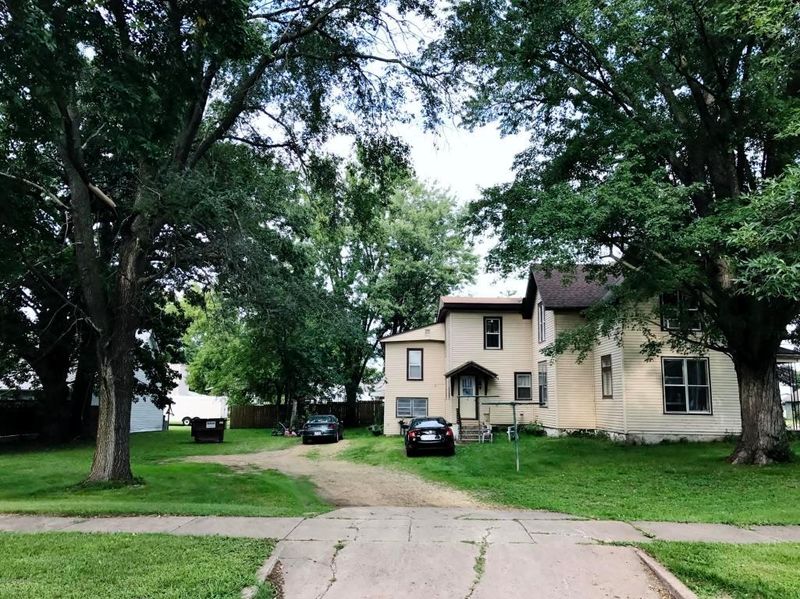 704 E Prospect St, Durand, WI 54736