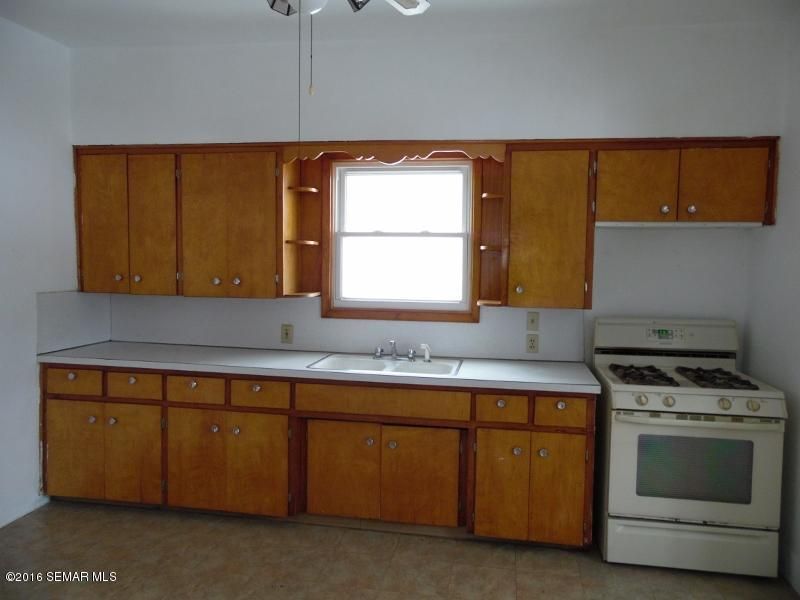 629.631 3rd St NE, Waseca, MN 56093