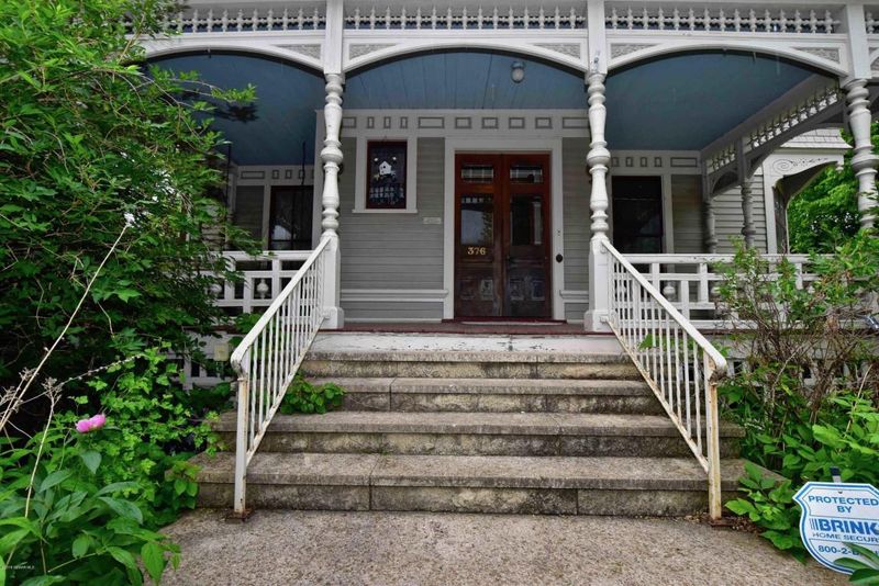 374 W 5th St, Winona, MN 55987