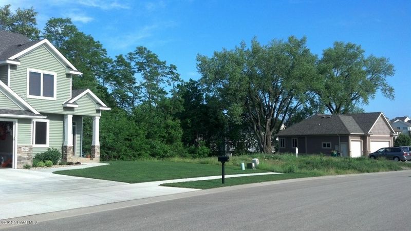 2894 Stone Park Dr NE, Rochester, MN 55906