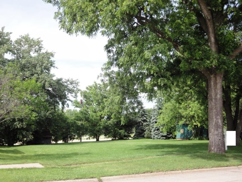 330 2nd Ave NW, Plainview, MN 55964