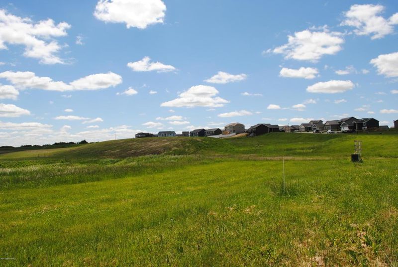 622 15th Ave NE, Byron, MN 55920