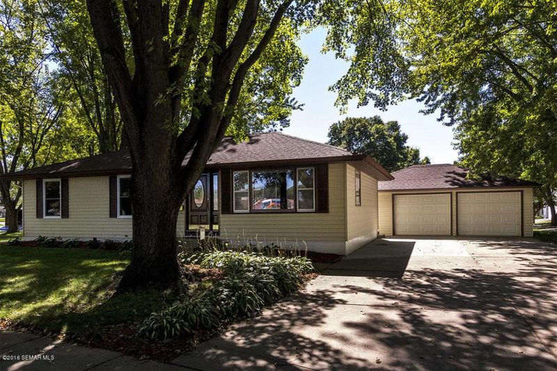 1651 25th Ave NW, Rochester, MN 55901