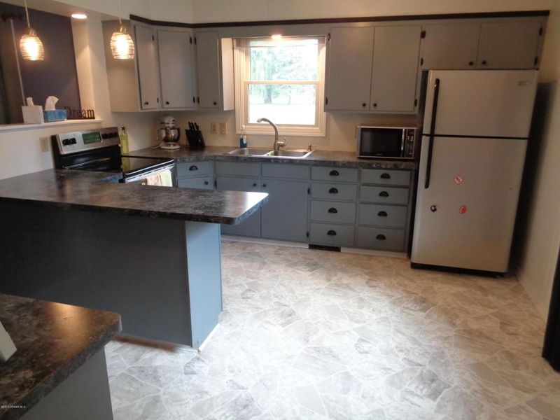 2209 10th Ave SW, Austin, MN 55912