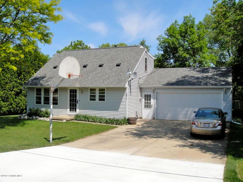 2817 Pinewood Rd SE, Rochester, MN 55904