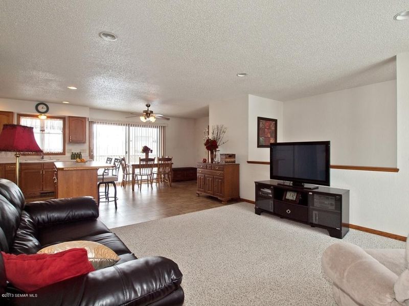 321 Maple St E, Dover, MN 55929
