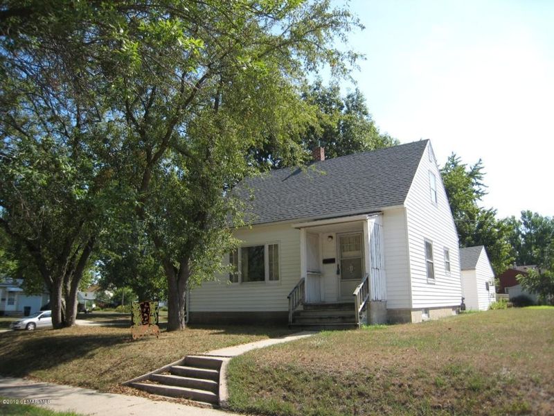 1718 2nd St NE, Austin, MN 55912