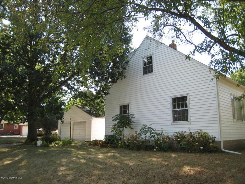 1718 2nd St NE, Austin, MN 55912