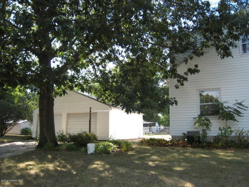 1718 2nd St NE, Austin, MN 55912