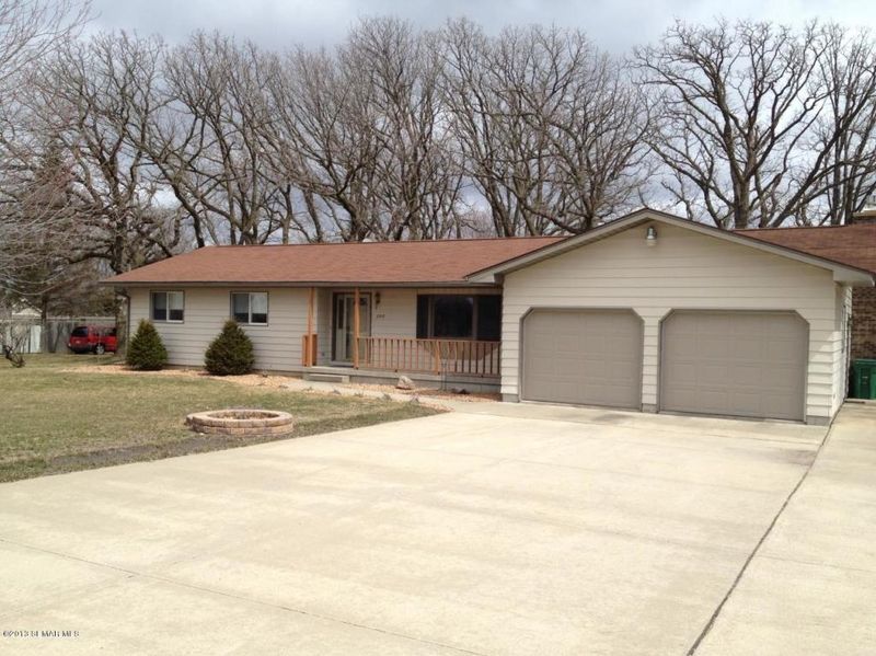 2217 4th St SE, Austin, MN 55912