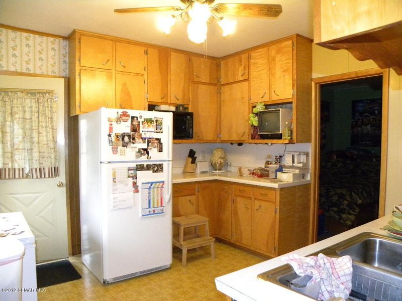 1153 W 4th St, Winona, MN 55987
