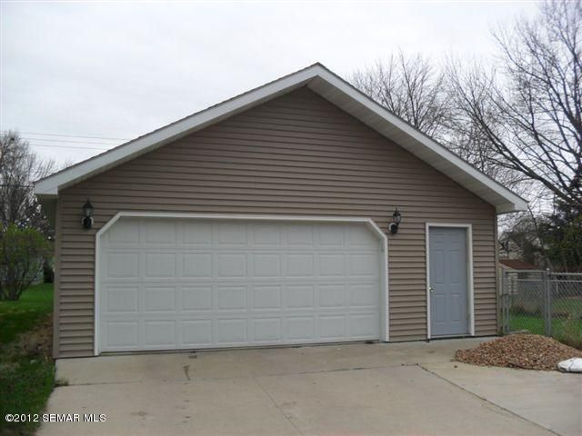 2012 Oakland Ave E, Austin, MN 55912
