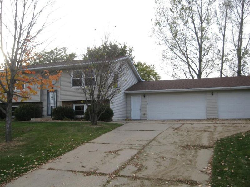 311 Pine Ave, Eyota, MN 55934