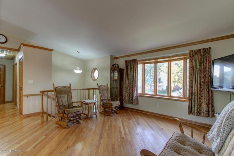 1928 49th St NW, Rochester, MN 55901