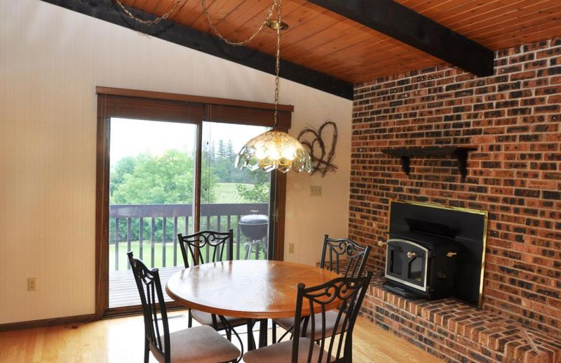 611 Cty 13 Rd SW, Pine Island, MN 55963
