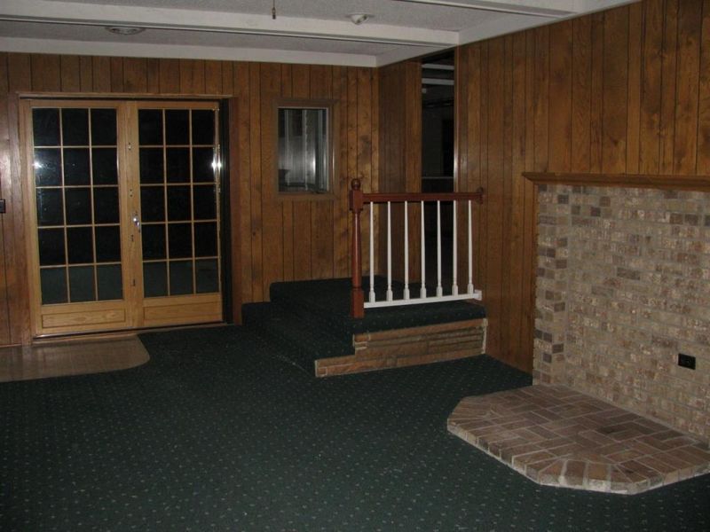 145 2nd St NE, Plainview, MN 55964