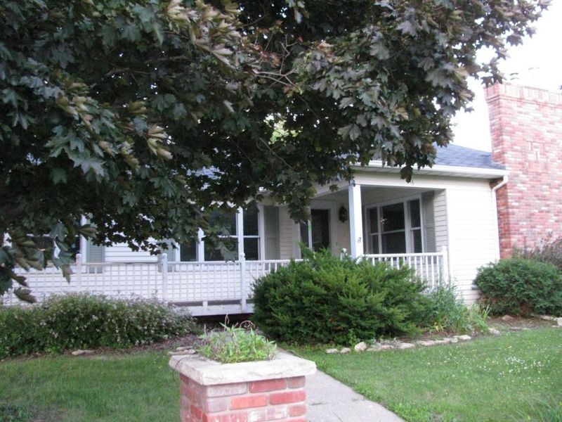 145 2nd St NE, Plainview, MN 55964