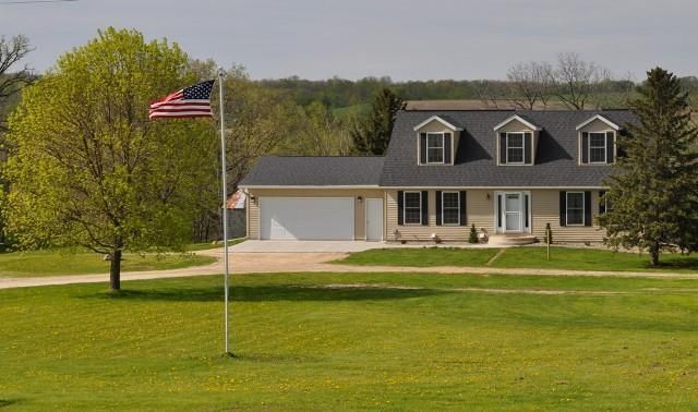 26376 535th St, Pine Island, MN 55963