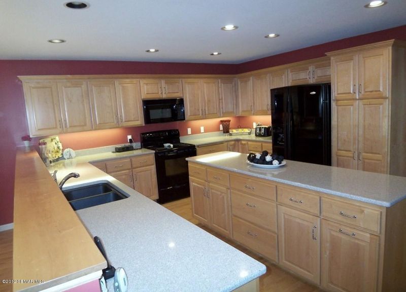 3444 Limerick Ln NE, Rochester, MN 55906