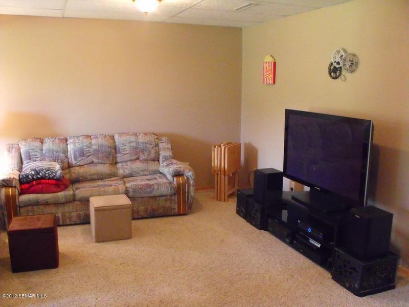 57197 227th St NE, Austin, MN 55912