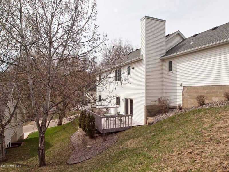 318 Highland Ct SW, Rochester, MN 55902