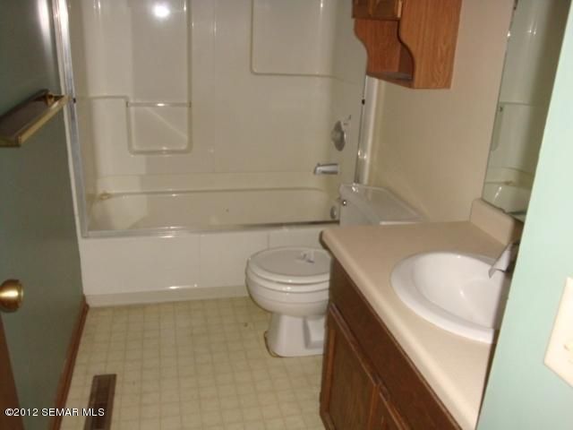 820 39th St SW, Rochester, MN 55902