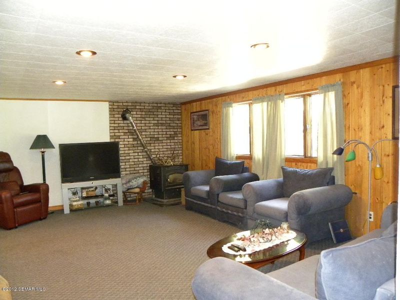 704 Lamplighter Ln, Rushford, MN 55971