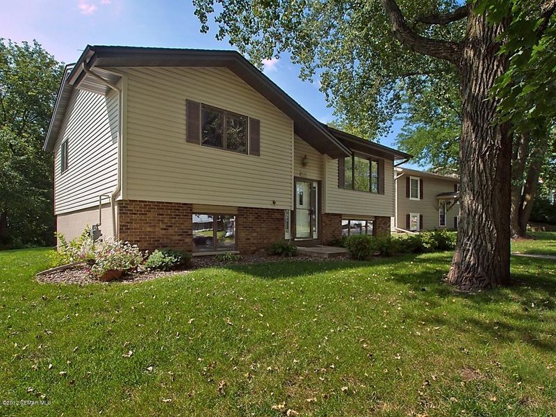 4030 NW 4th Pl, Rochester, MN 55901