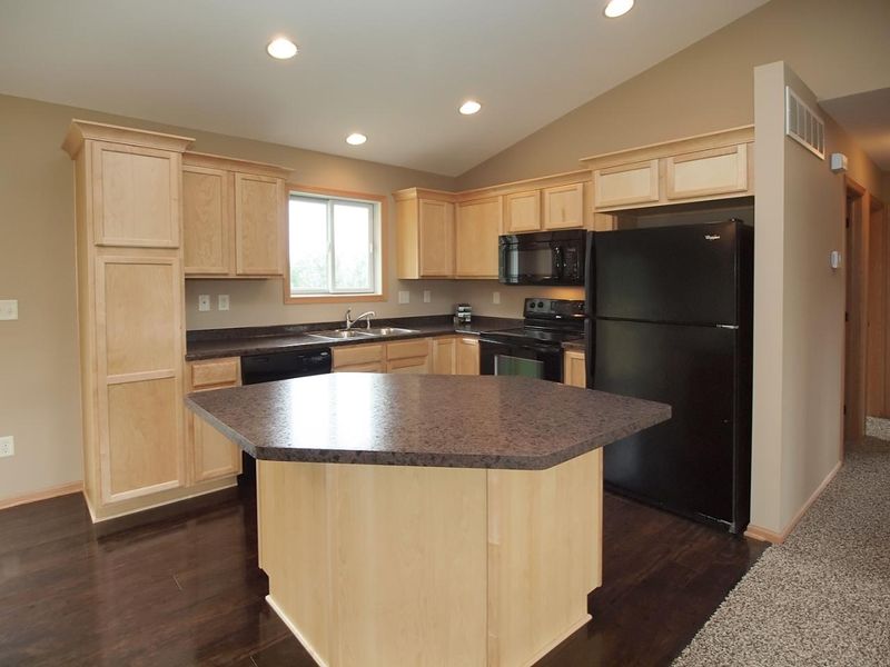 4107 Stone Point Dr NE, Rochester, MN 55906