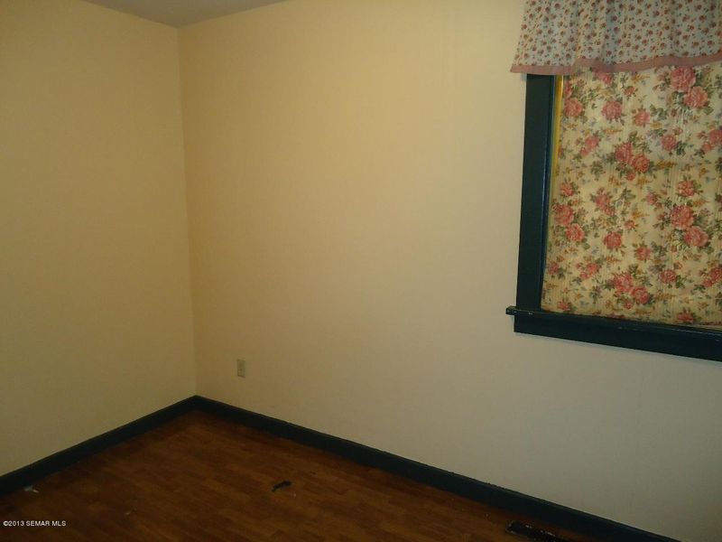 130 Columbus Ave N, Waltham, MN 55982