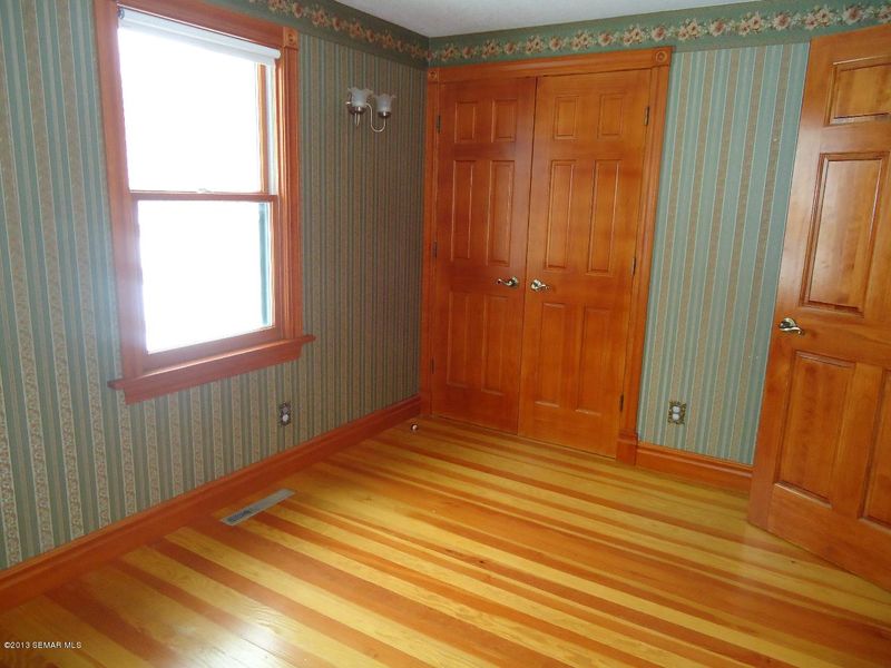 130 Columbus Ave N, Waltham, MN 55982