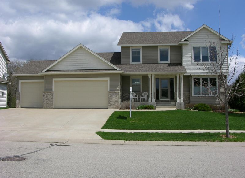 3426 Woodstone Dr SW, Rochester, MN 55902