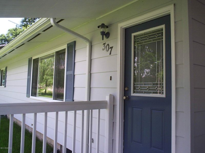 307 11th St E, Zumbrota, MN 55992