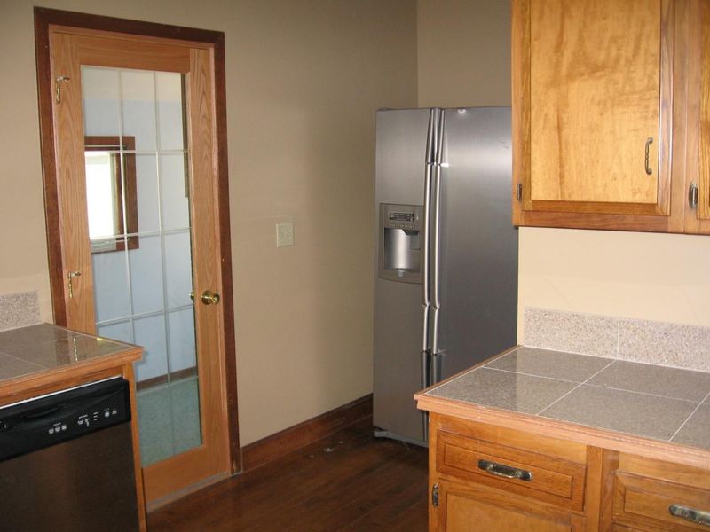 562 W 9th St, Winona, MN 55987