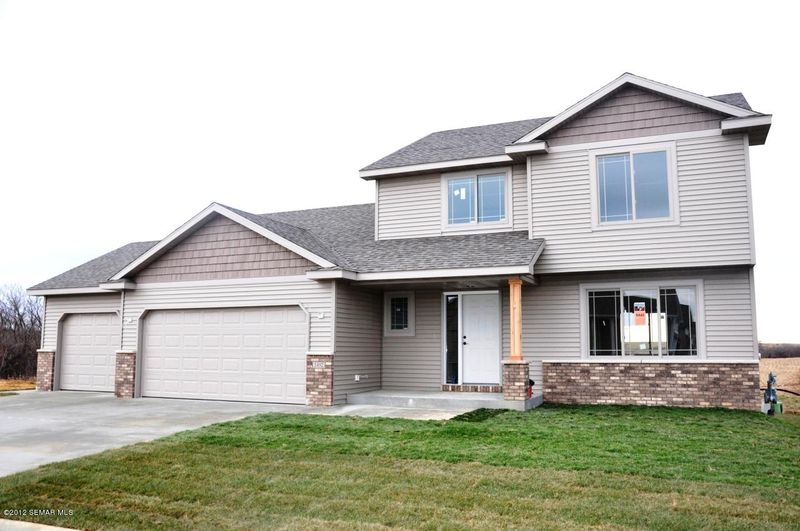5492 King Arthur Ln NW, Rochester, MN 55901