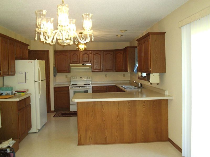 421 12th St E, Zumbrota, MN 55992