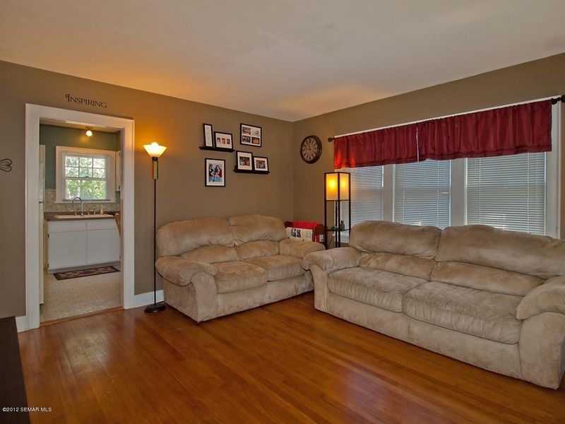 766 W 11th St, Winona, MN 55987