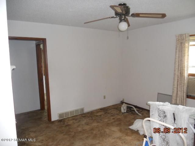 121 Atkins St, Le Roy, MN 55951