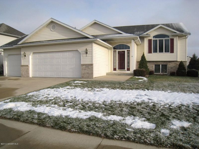 2966 Darcy Dr NE, Rochester, MN 55906