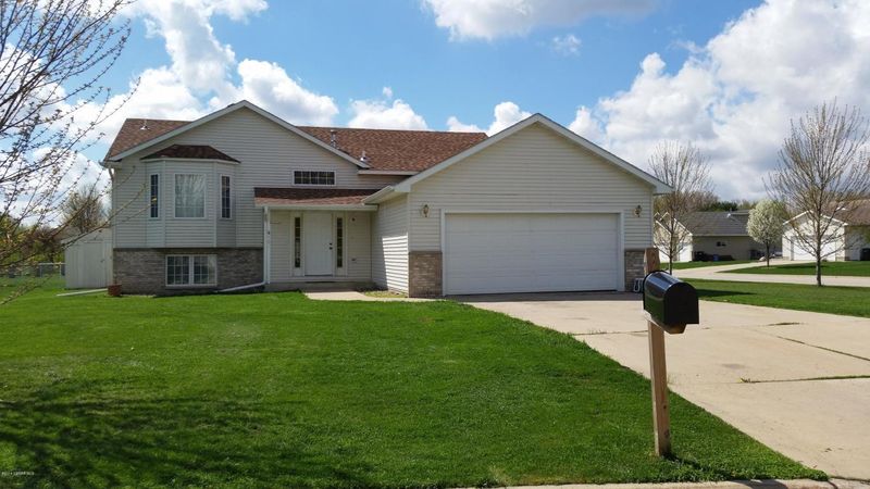902 4th St NE, Kasson, MN 55944