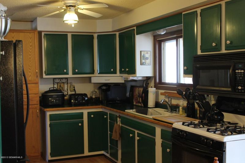 4964 W 8th St, Winona, MN 55987