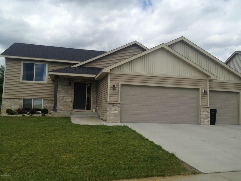 5255 Ridgeway Rd NW, Rochester, MN 55901