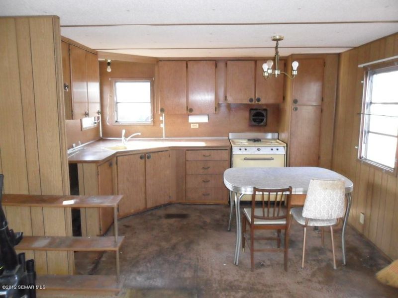 135 N Watopa St, Kellogg, MN 55945