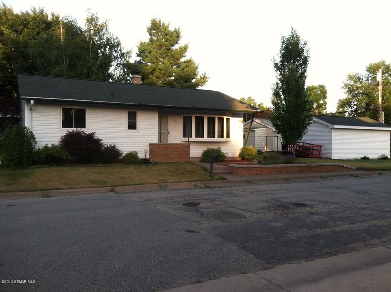 803 Cedar Dr, La Crescent, MN 55947