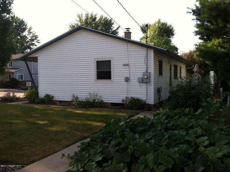 803 Cedar Dr, La Crescent, MN 55947