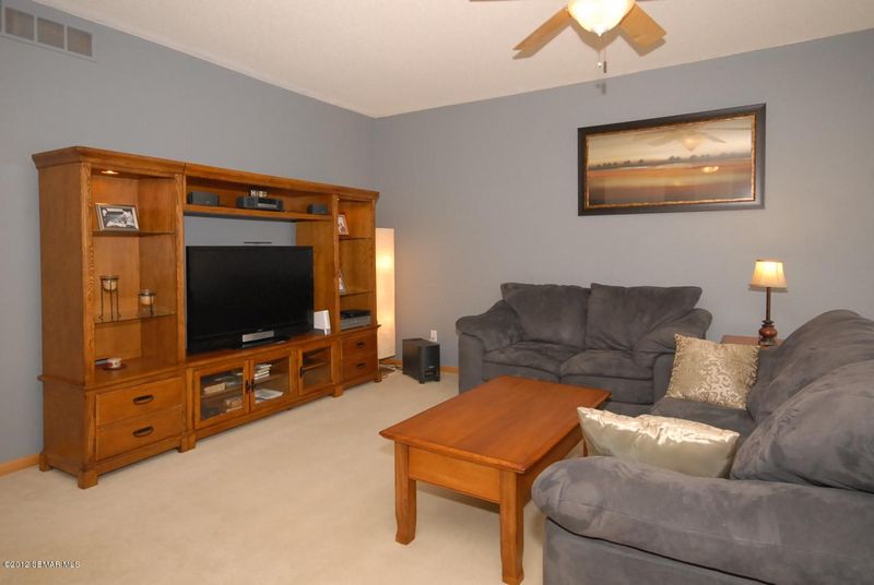 5617 White Oaks Ln NW, Rochester, MN 55901